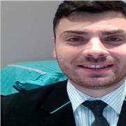 Adapto mis clases debido al nivel del alumnado. Me defino una persona con gran pasión por el deporte y con compromiso con lo que hace.